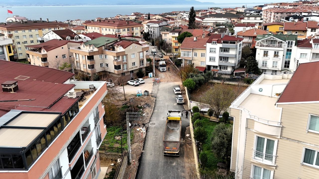 Darıca Özbay Sokak’ta üstyapı çalışmaları hız kesmiyor