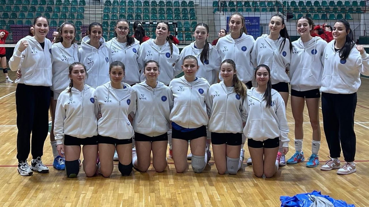 Yıldız Kızlar Voleybol Ligi’nde Derince’de 3 maç, 3 net galibiyet