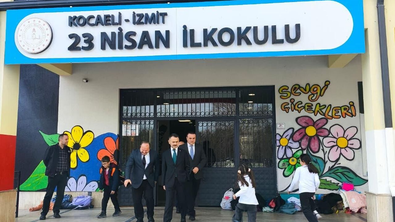Vali Aktaş, İzmit 23 Nisan İlkokulunu Ziyaret Etti