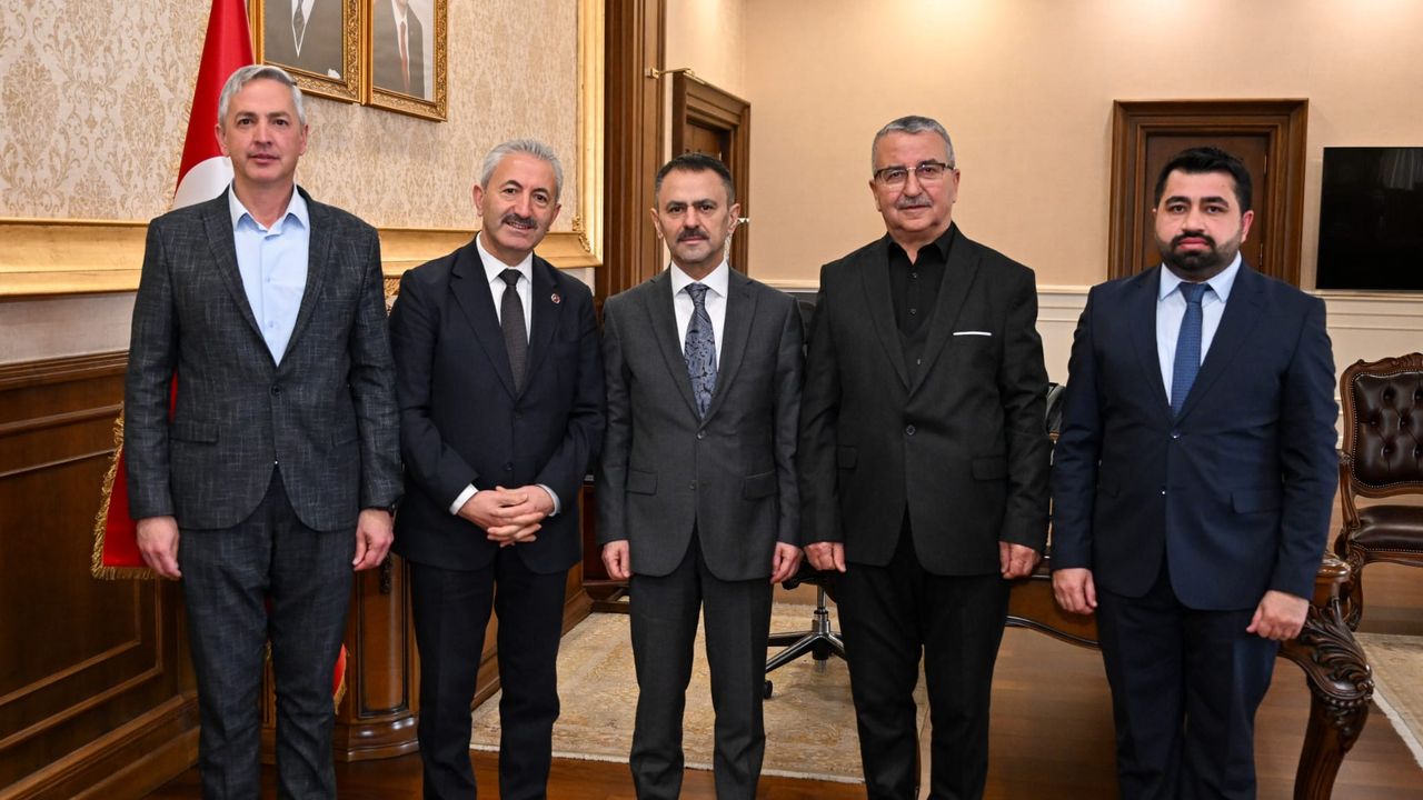 İzmit Belediyesi’nden Vali İlhami Aktaş’a Ziyaret