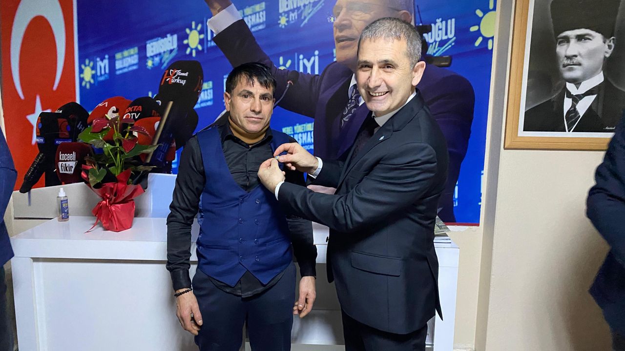 İYİ Parti Çayırova Teşkilatı Yeni Üyelerle Güçlendi