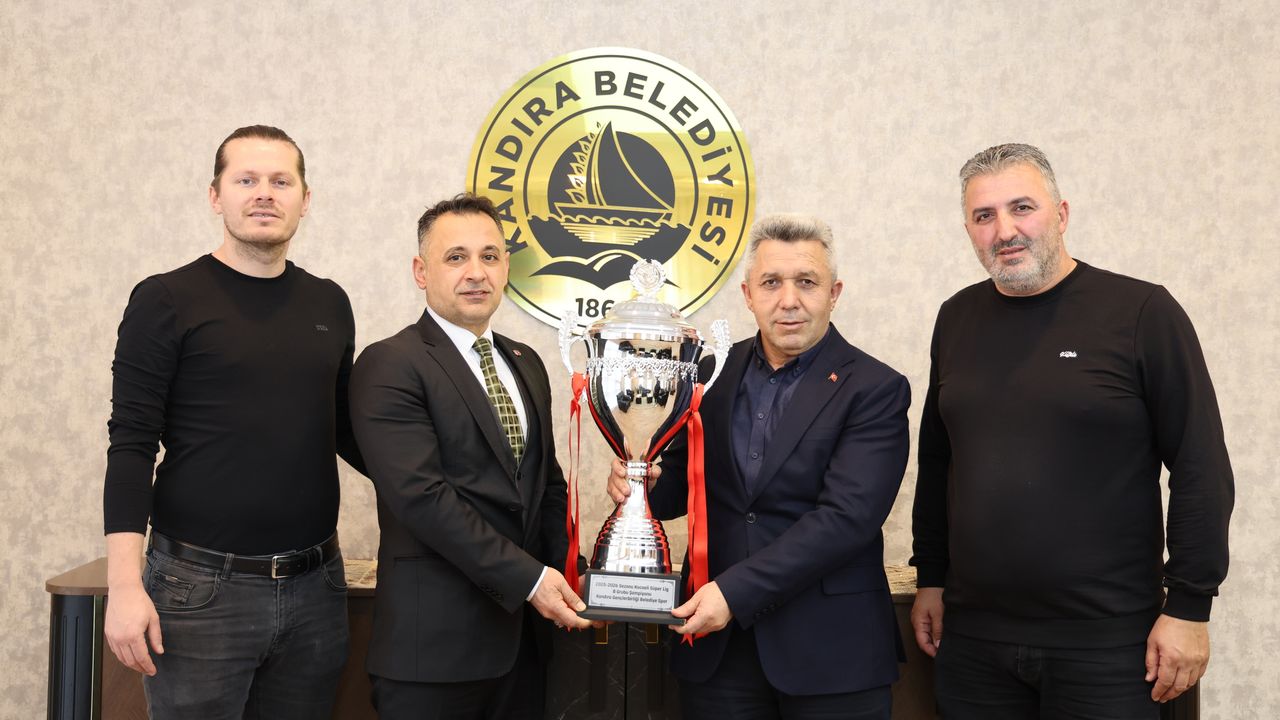 Şampiyon Kandıra Gençlerbirliği’nden Başkan Ölmez’e ziyaret