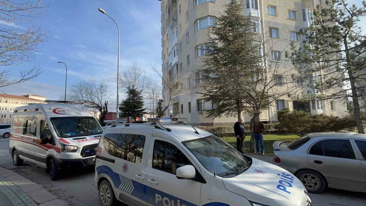 Eskişehir’de Komşular Arasındaki Bıçaklı Kavga Kanlı Bitti: 4 Yaralı