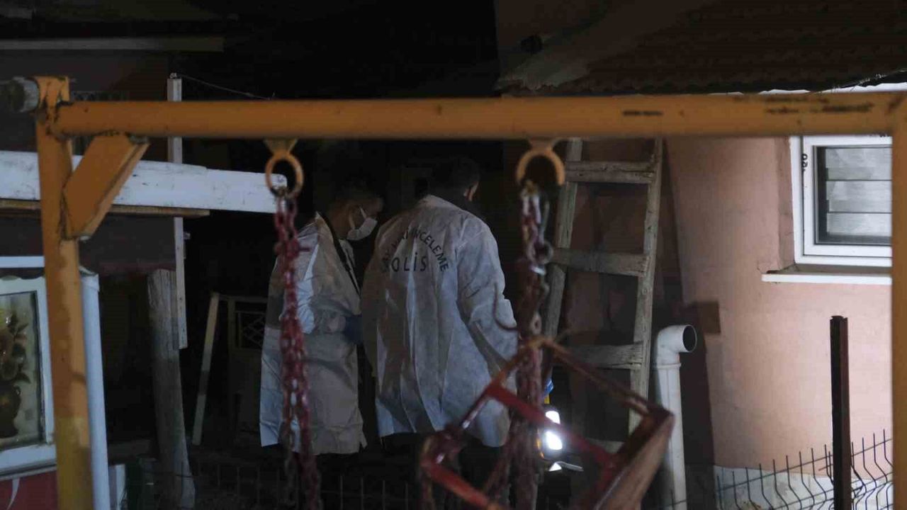 Çatıdan Düşen Şahıs Ağır Yaralandı