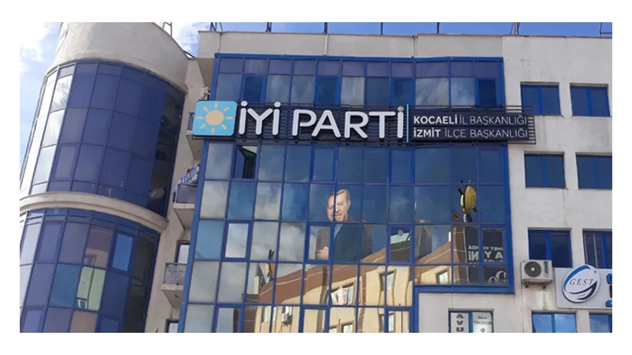 İYİ Parti Kocaeli teşkilatında divan revizyonu: Genel merkeze uyum sağlandı