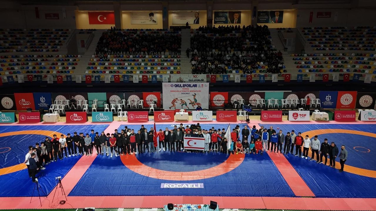 Okul Sporları Güreş Türkiye Birinciliği Müsabakaları Vali Aktaş’la Başladı