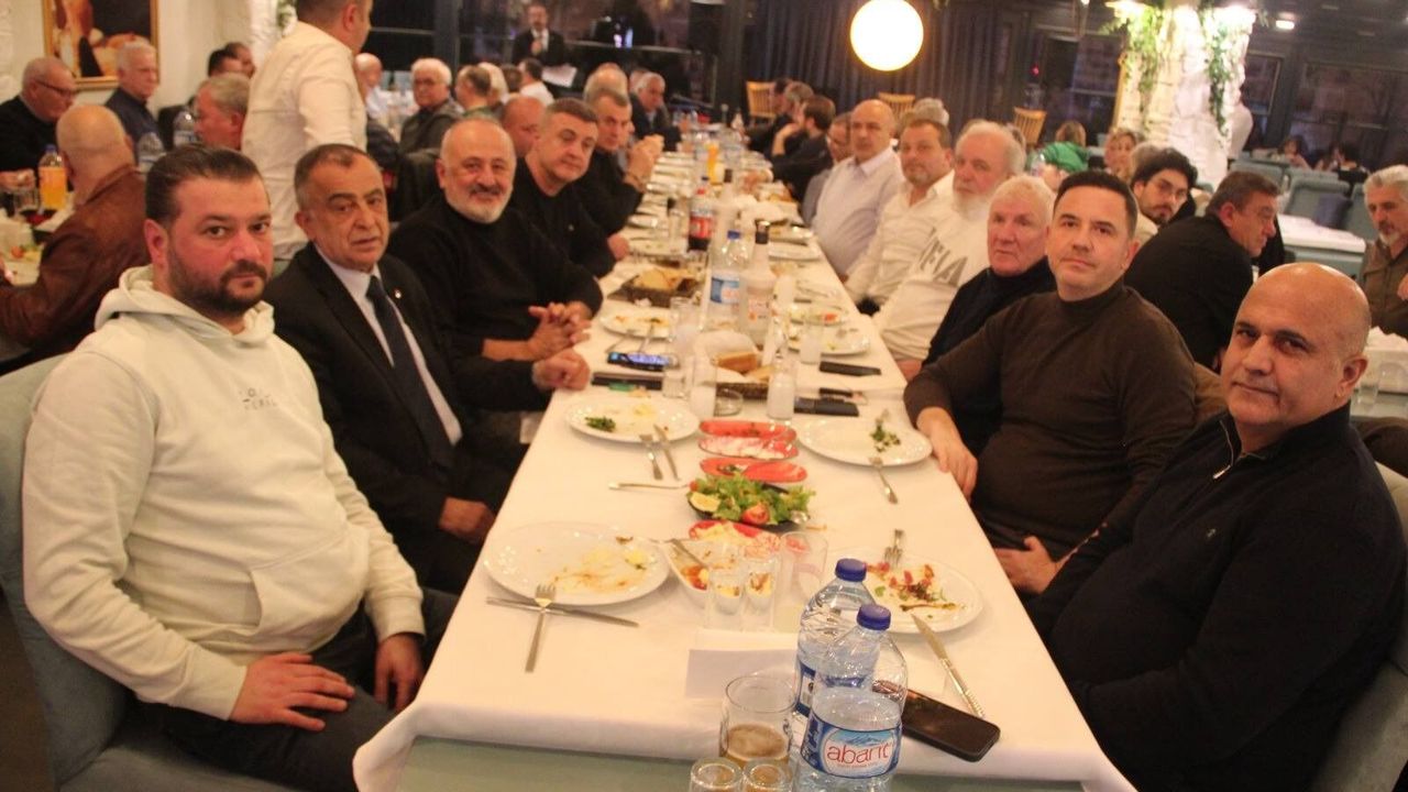 Eski Dostlar Grubu 2026’nın ilk buluşmasını yoğun katılımla yaptı