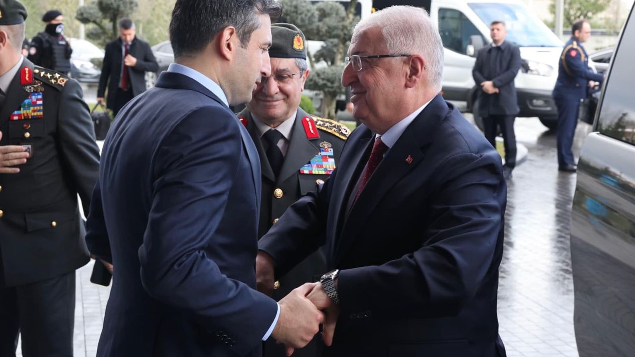 Bakan Yaşar Güler, Özdemir Bayraktar belgeselinin gösterimine katıldı