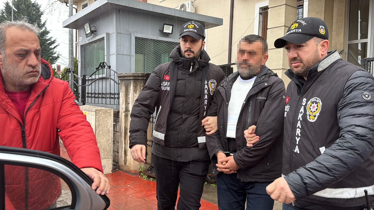 Sakarya'da Eşini ve MHP ilçe başkanını öldüren emekli polis tutuklandı