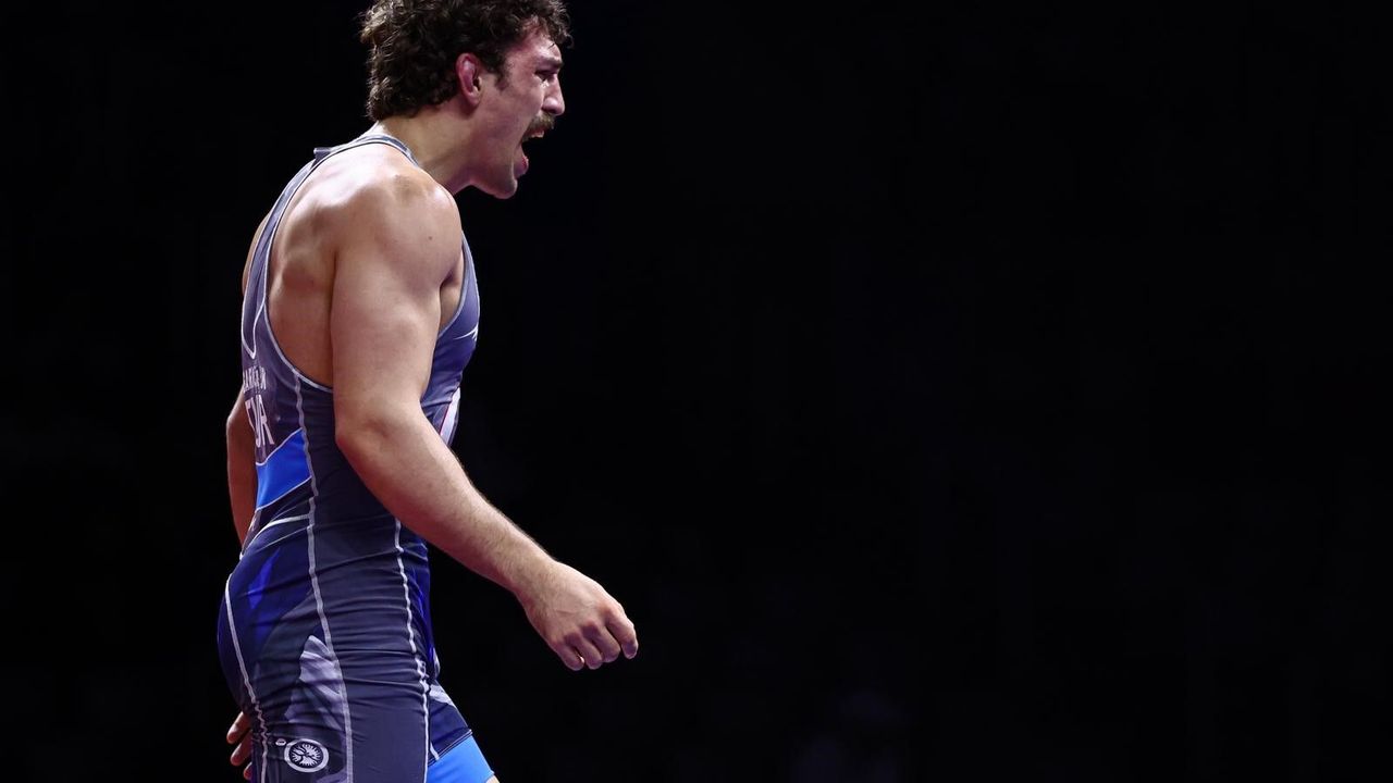 Milli Güreşçi Yüksel Sarıçiçek Zagreb’de Altın Madalyaya Uzandı