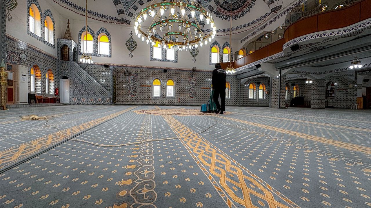 Körfez’de Ramazan Öncesi Cami ve İbadethanelerde Temizlik Seferberliği