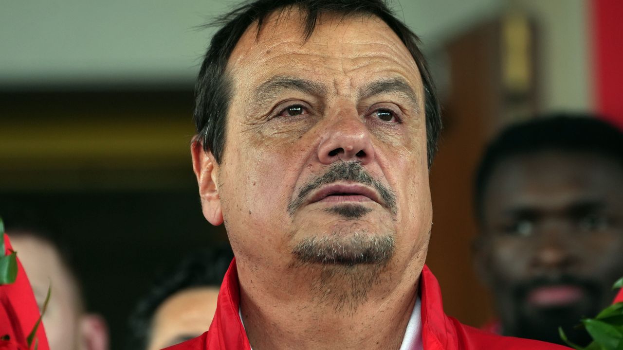 Ergin Ataman’ın annesi Gülten Ataman hayatını kaybetti