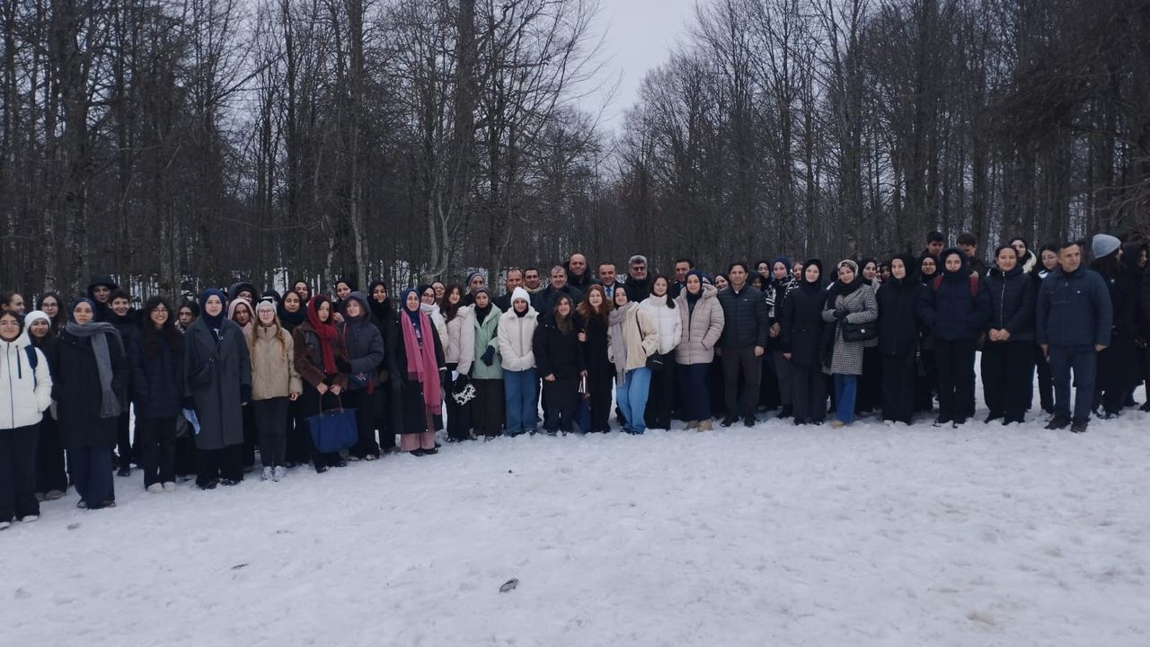Kartepe’de Karlar Üzerinde Şiir Dinletisi