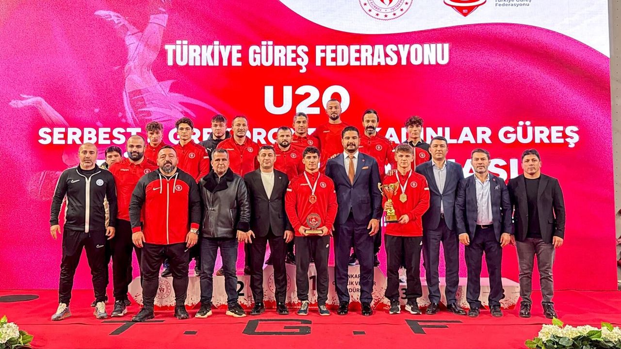 U20 Serbest Güreş Türkiye Şampiyonası’nda madalyalar sahiplerini buldu