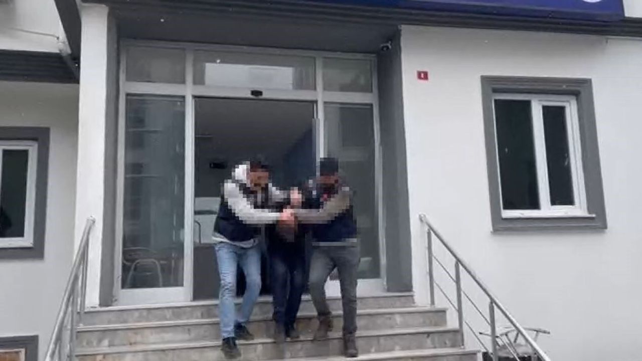 Arnavutköy’de eşini çocuklarının gözü önünde öldüren zanlı adliyeye sevk edildi