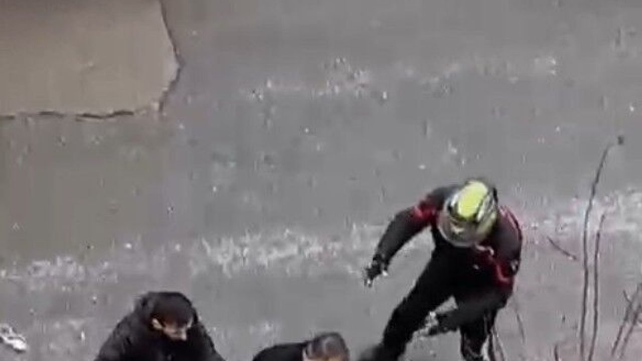 Ataşehir'de yol verme tartışması sopalı kavgaya dönüştü