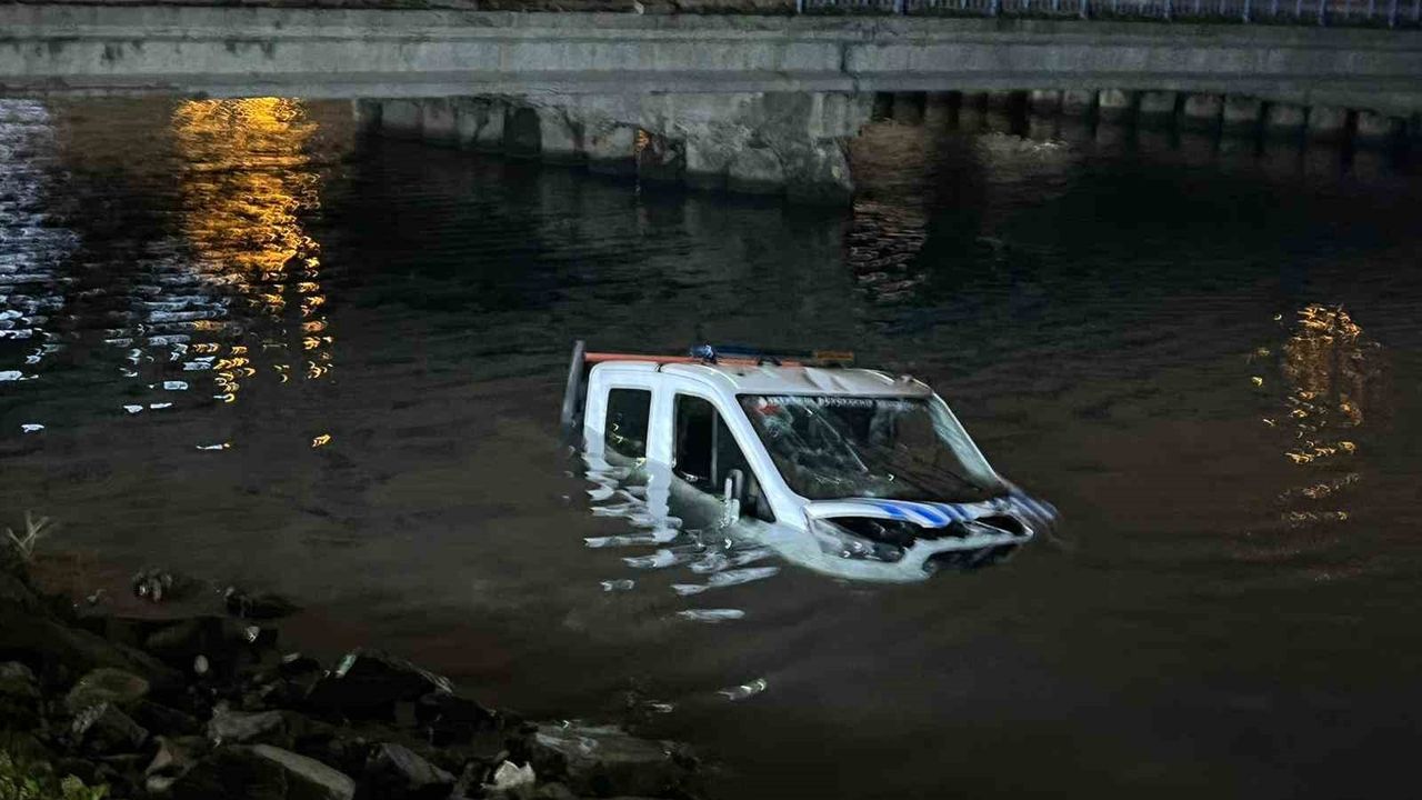 Bakırköy’de İBB Zabıta Aracı Denize Düştü: Yaralanan Yok