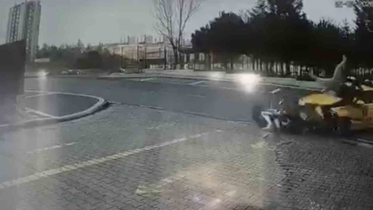 Havaya Savrulan Motosikletli Kaza Kamerasında