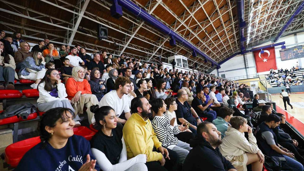 Zirve Hedefiyle Sahada: Sakarya Büyükşehir Basketbol, Eskişehir’i Ağırlıyor