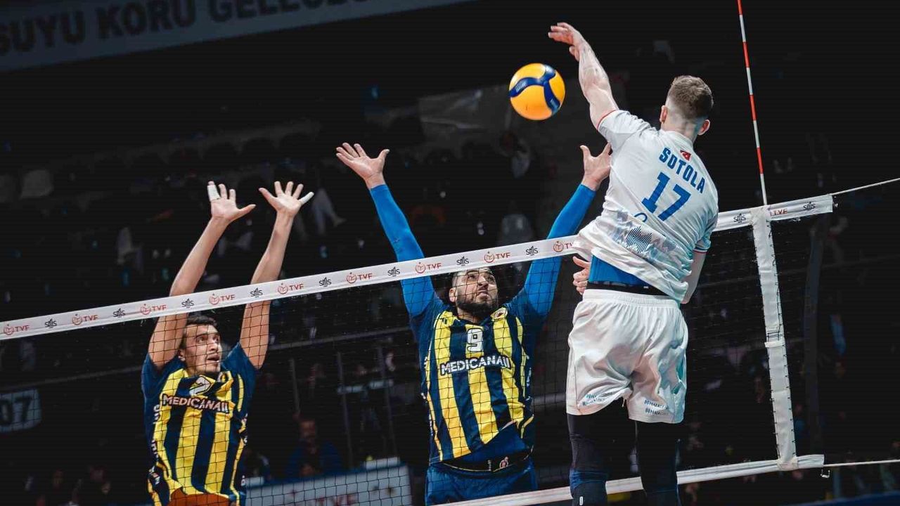 Efeler Ligi: Halkbank, Fenerbahçe Medicana’yı 3-0 Mağlup Etti