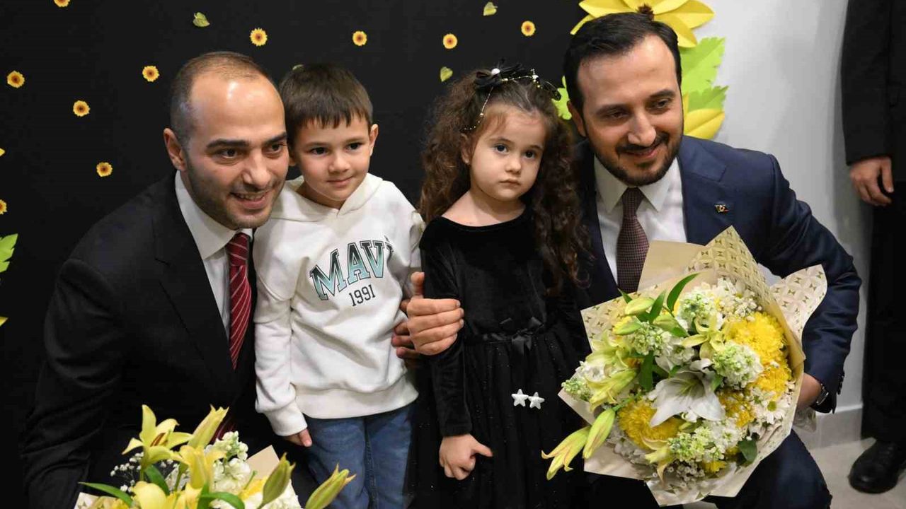 Gaziosmanpaşa'da Anne, Çocuk Merkezi ve Kafesi açıldı