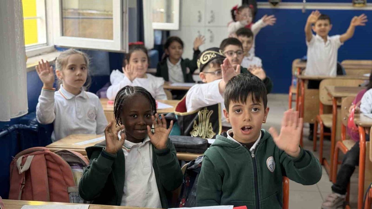 Kağıthane’de Yaşar Doğu İlkokulu Yenilenen Binasıyla Açıldı