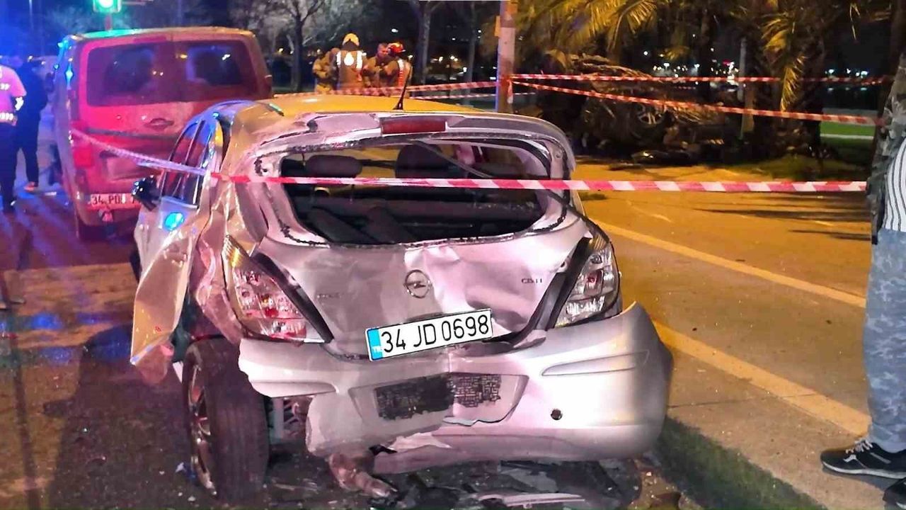 Kartal’da otomobil takla attı: 2 kişi ağır yaralı