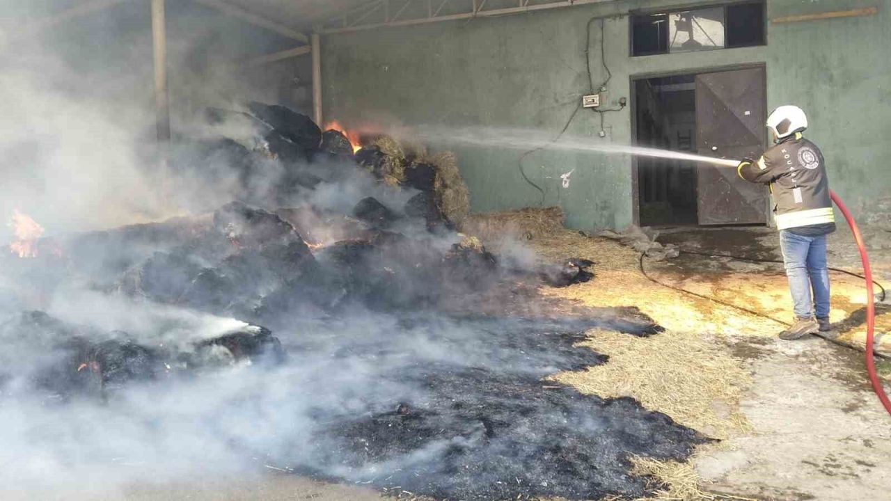 Kartepe’de Harada Yangın: 70 Balya Saman Zarar Gördü