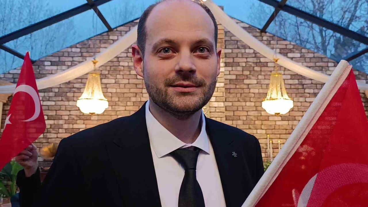 Kocaeli’de Alman damattan Türk bayrağına anlamlı hassasiyet