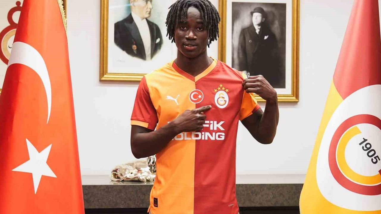 alatasaray’da imzalar atıldı: Genç transfer Renato Nhaga’dan ilk mesaj geldi