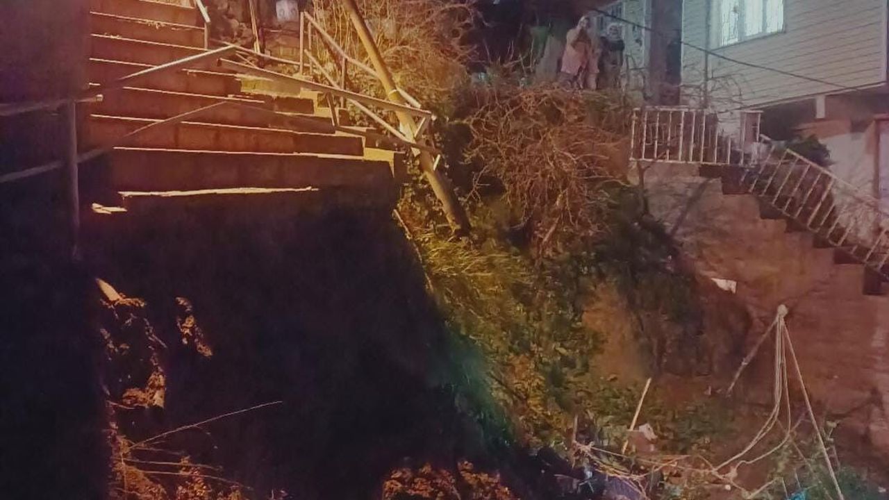 İstanbul’da Kuvvetli Yağmurun Ardından Korkutan Çökme