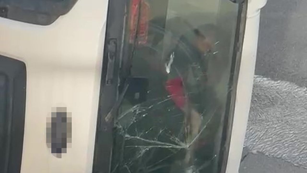 TEM Otoyolu Gişelerinde Beton Mikseri Yan Yattı