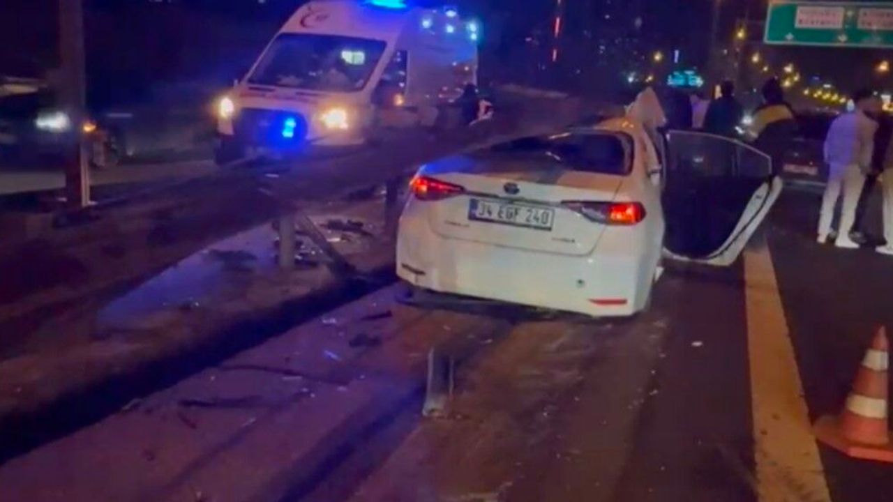 TEM’de makas kazası: Bariyerlere savruldu, 2 kişi yaralandı