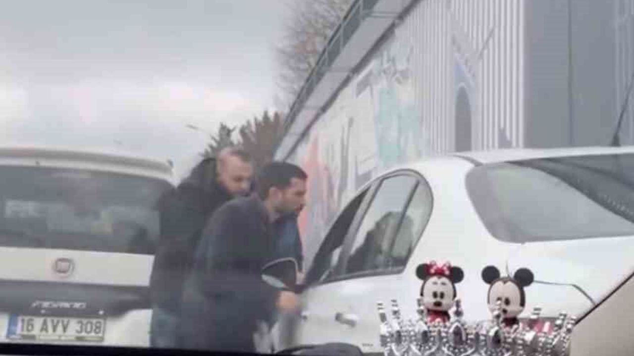 Trafikte Yol Verme Tartışması: Sürücüye 180 Bin Lira Ceza Kesildi