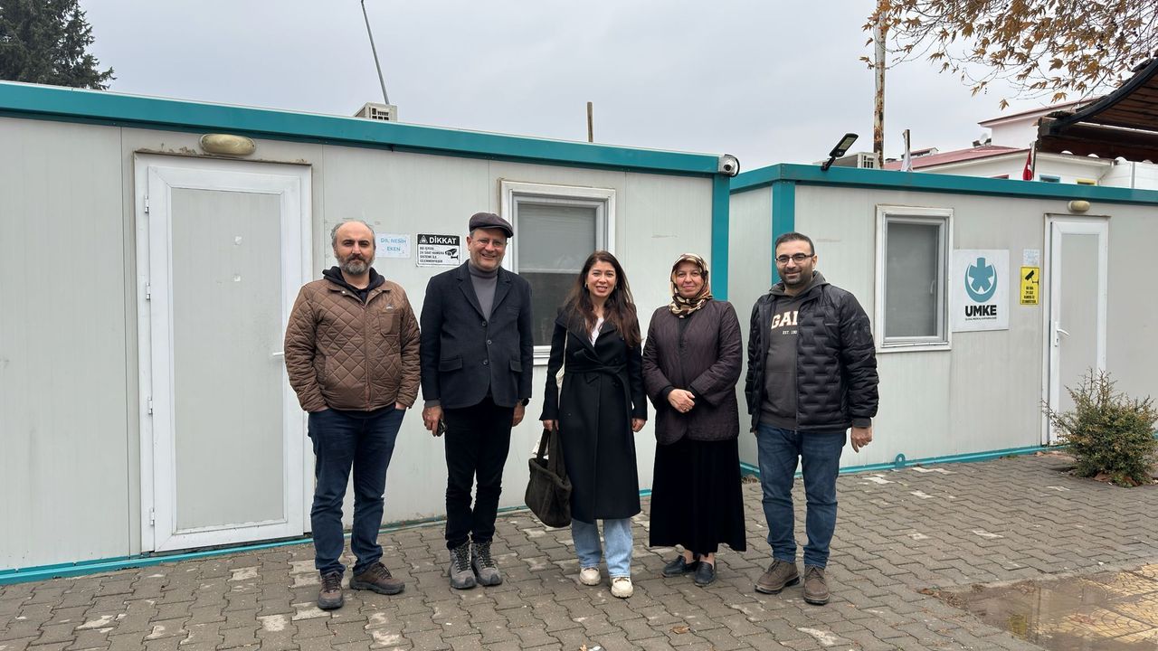 Depremin 3. yılında acı tablo: ASM’ler hâlâ akan konteynerlerde hizmet veriyor