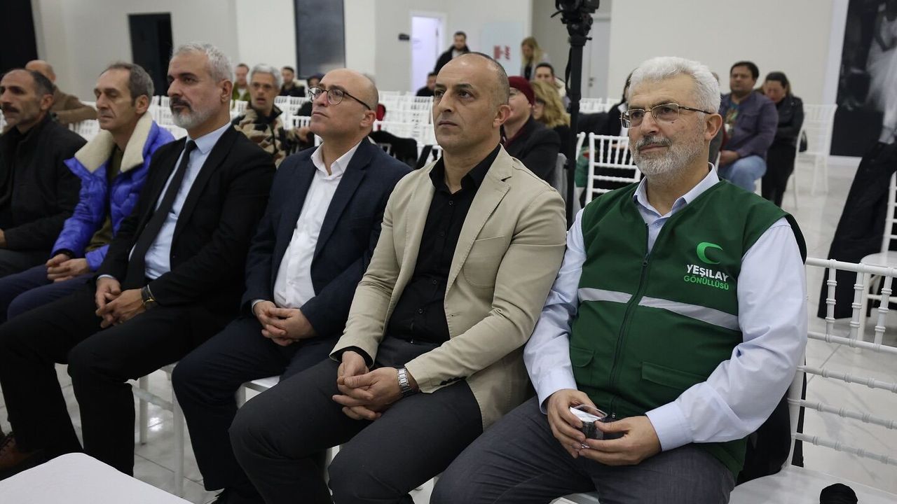 Derince’de Sanal Kumar Bağımlılığına Karşı Farkındalık Semineri