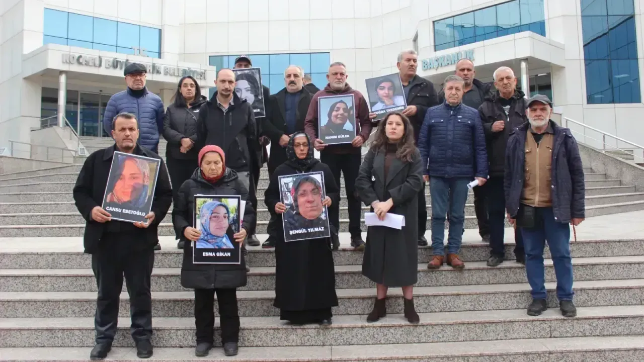 Dilovası’nda Yangında Yakınlarını Kaybeden Aileler Büyükşehir Yetkilisiyle Görüştü