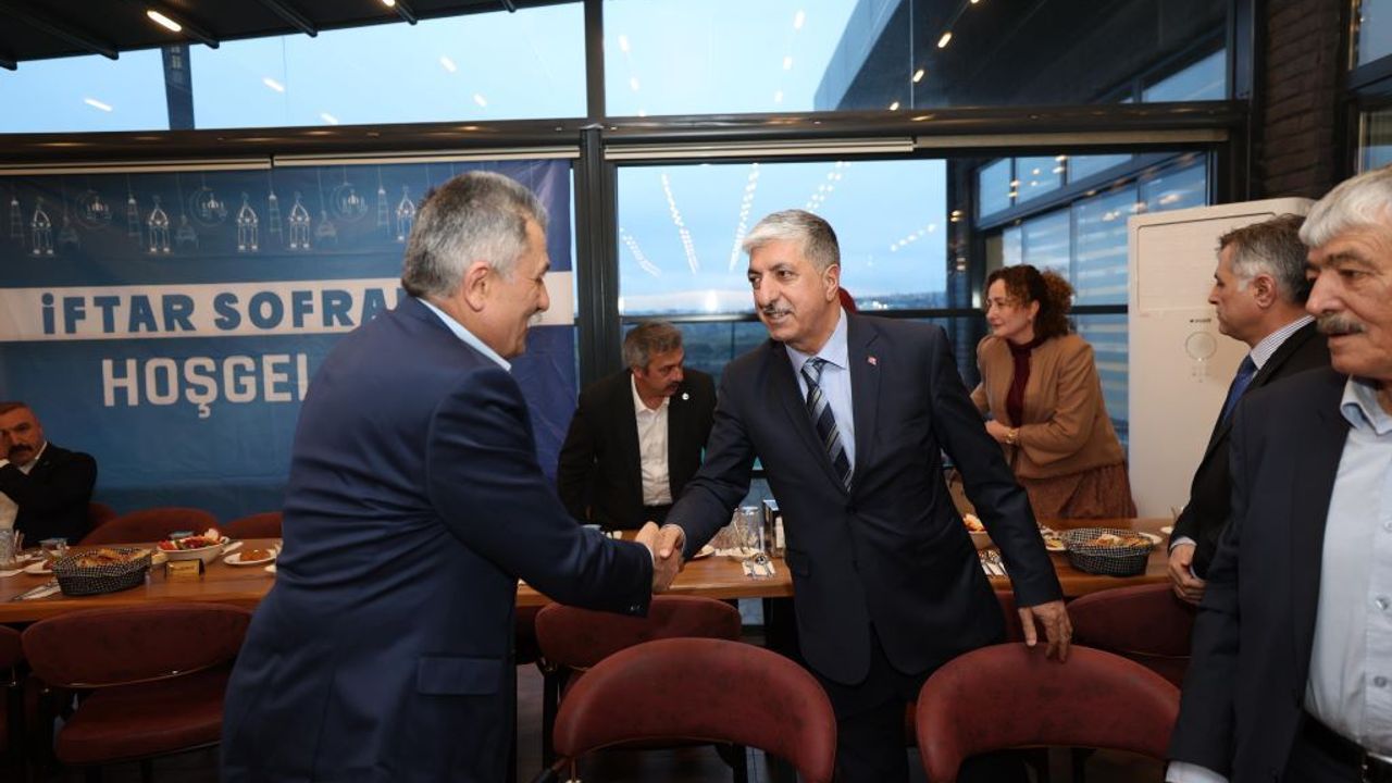 Dilovası’nda Ramazan Bereketi Aynı Sofrada Paylaşıldı