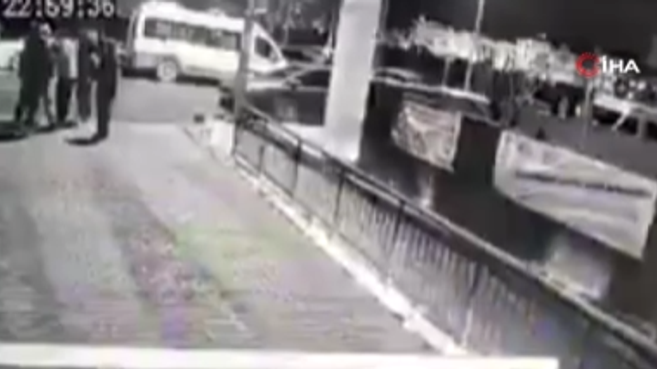 Küçükçekmece’de polis memuru ve eşine sokak ortasında saldırı: O anlar kamerada