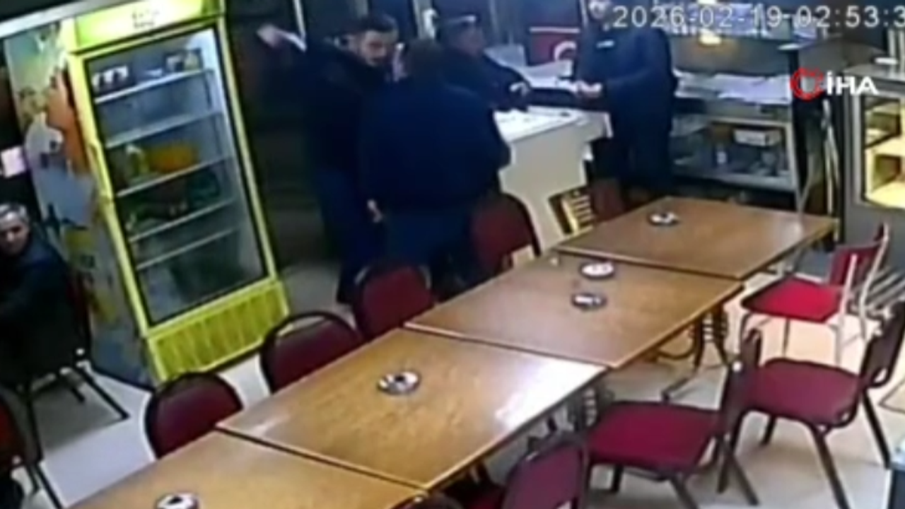 Kütahya’da çay evinde bıçaklı saldırı: 1 kişi ağır yaralandı