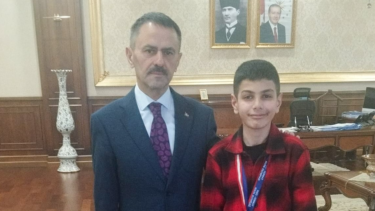 Uluslararası Matematik Olimpiyatlarında Başarı Kazanan Berat, Vali Aktaş’ı Ziyaret Etti