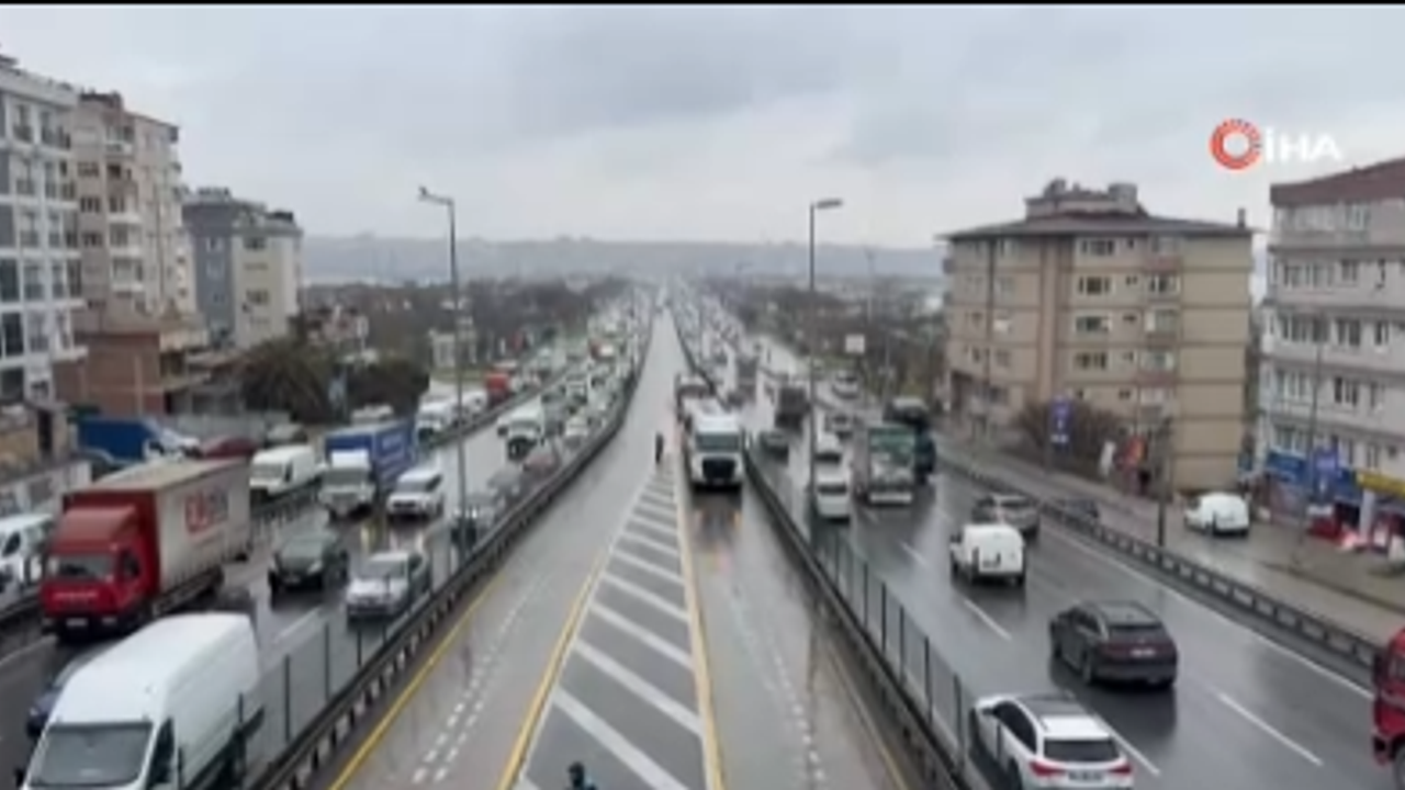 Bursa’da Gençlerin Metroda Tehlikeli Oyunu Kamerada