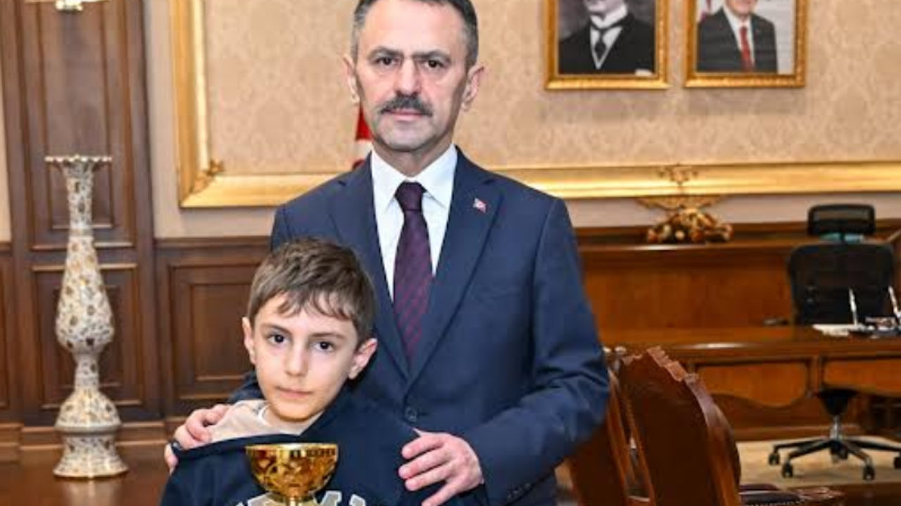 Matematik ve Satrançta Birincilik Elde Eden Hasan Kemal’den Vali Aktaş’a Ziyaret