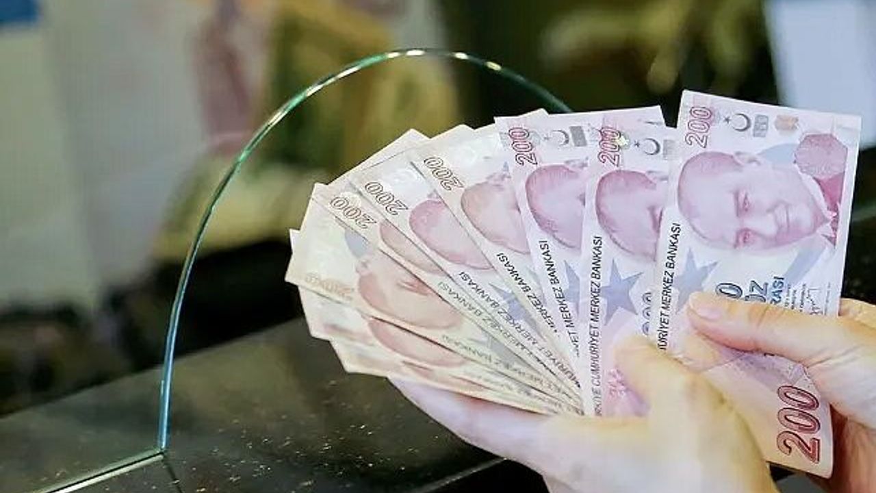 Emeklilerin Bayram İkramiyesinde Son Dakika Fırtınası: Rakam Herkesi Şoke Edecek