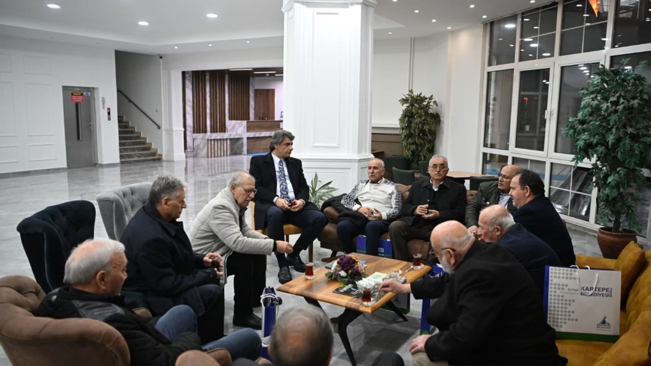 Kartepe’de Eski Başkanlar İftar Sofrasında Bir Araya Geldi