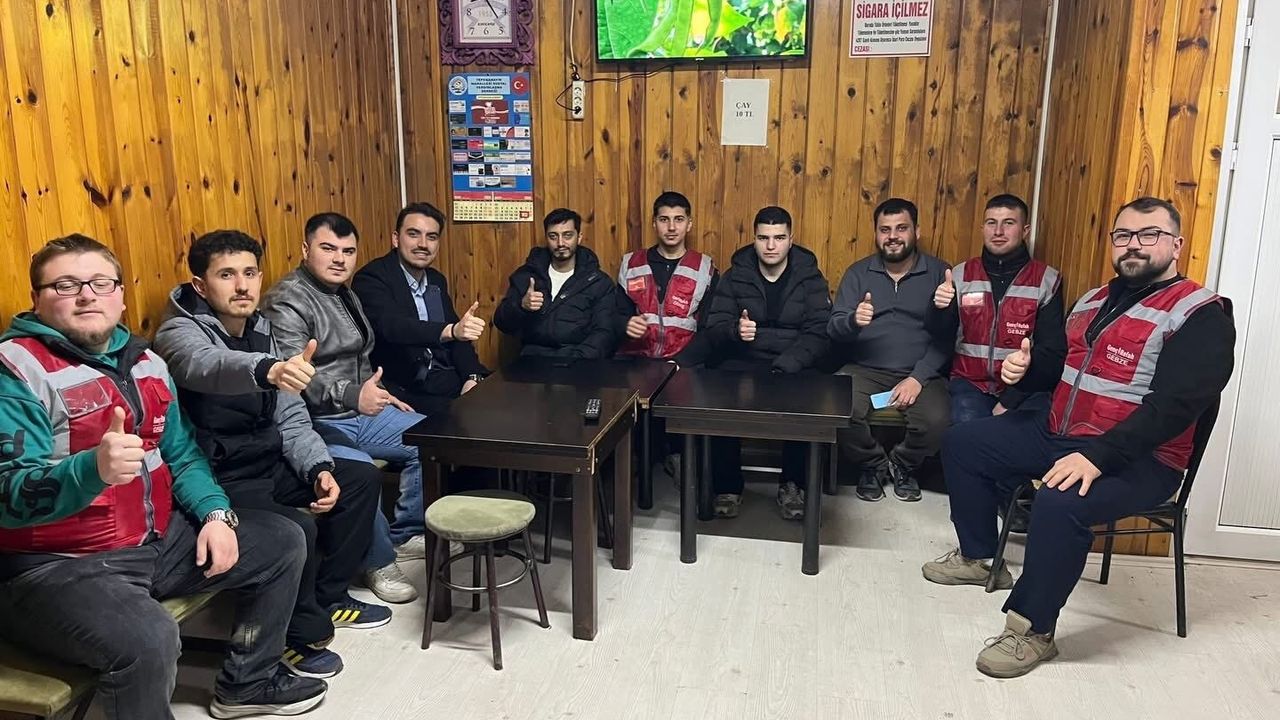 Yeniden Refah’tan Akse Sapağı’nda esnaf ziyareti