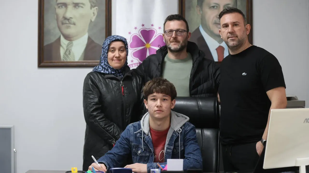 Gebzespor’da Alperen Kanber Profesyonel Oldu