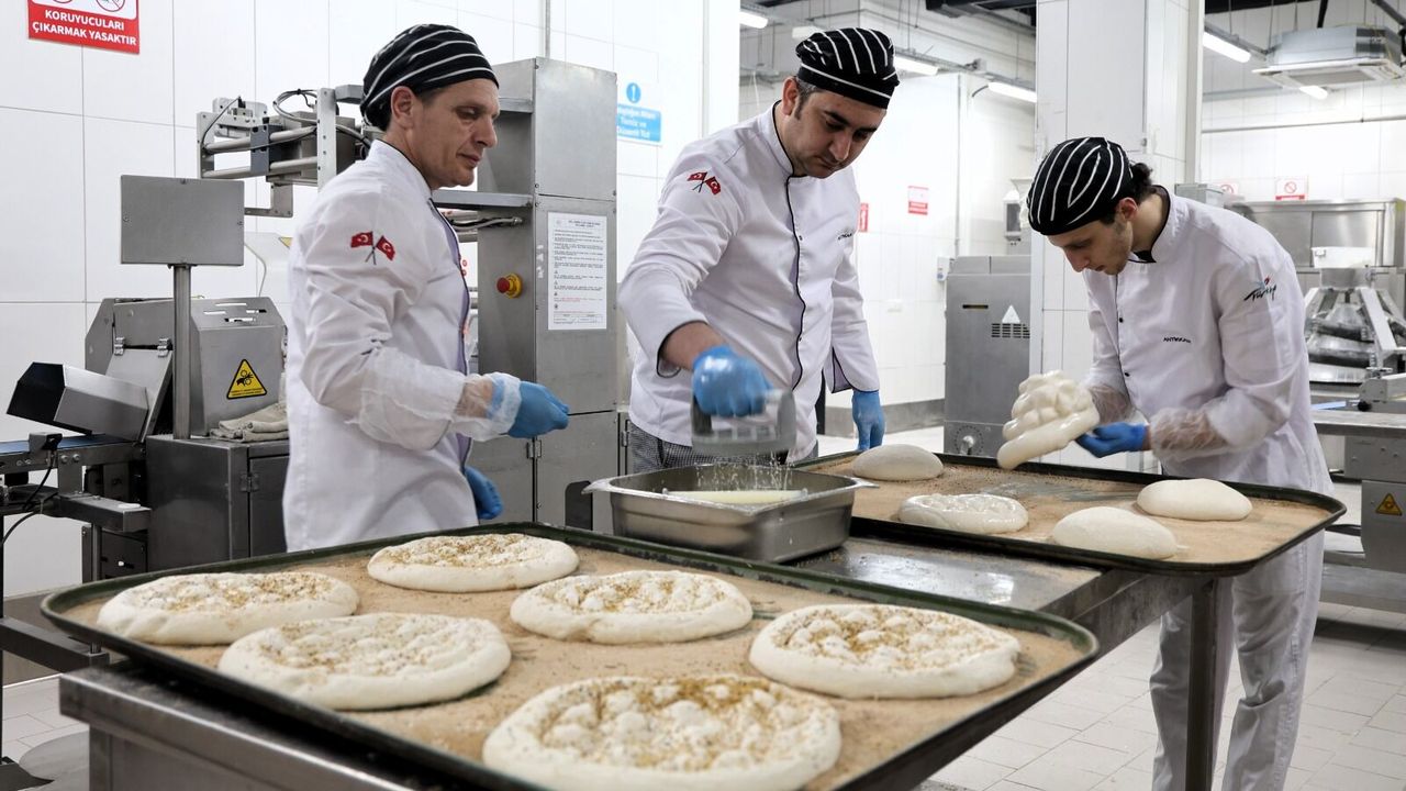 300 gramlık Ramazan pidesi 20 TL’den satışta