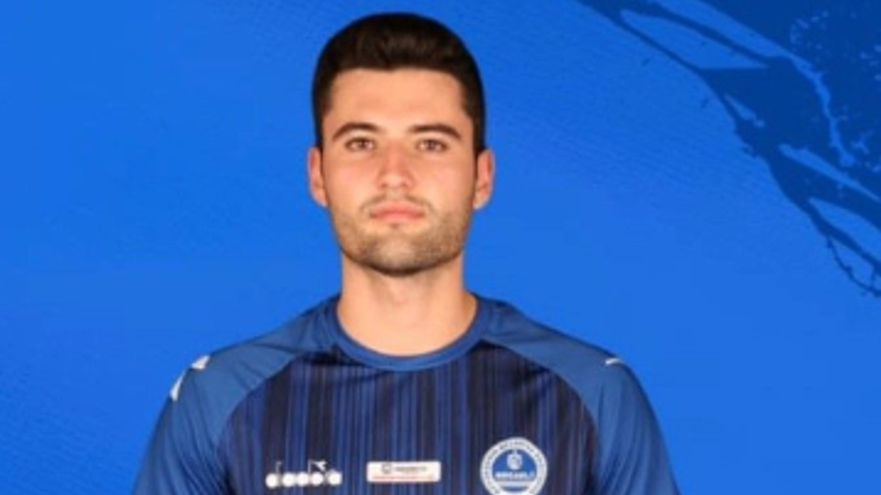 Kağıtspor Karar Setinde Lideri Tutamadı: 2-3