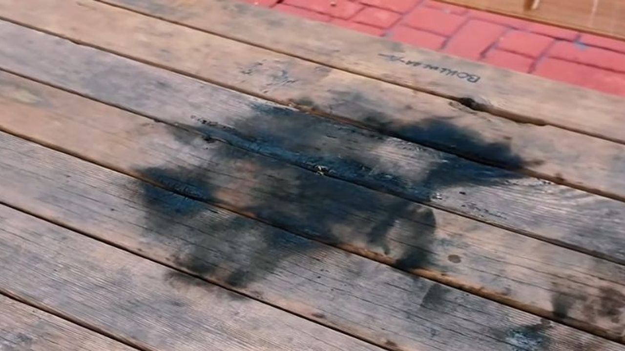 Çayırova’da parkta tehlikeli görüntü: Ahşap masada ateş yaktılar